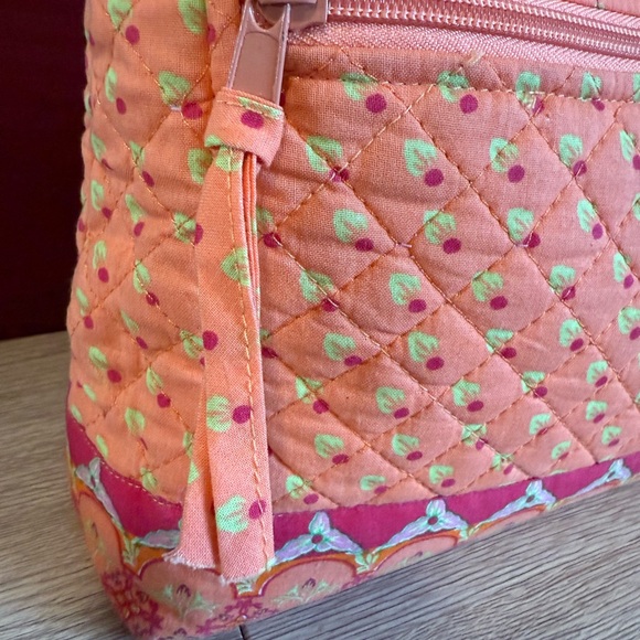 NWOT Vibrant Quilted Crossbody Bag in Orange - Picture 6 of 7